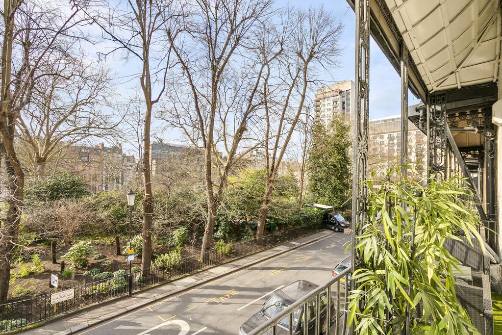 Cadogan Place27,Flat2-1