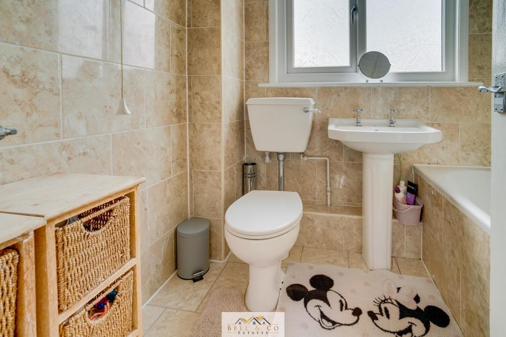 Bathroom 1-1