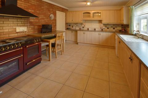 4 bedroom detached house for sale, Tetney Lane, Holton-le-Clay DN36 5AU