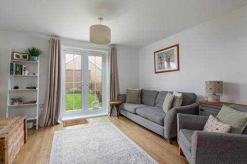 2 bedroom terraced house for sale, Field Bank, Horley, Surrey, RH6