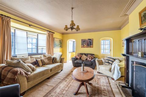 Thorndyke, 39 Kirk Road, Newport-on-tay, DD6 8JB