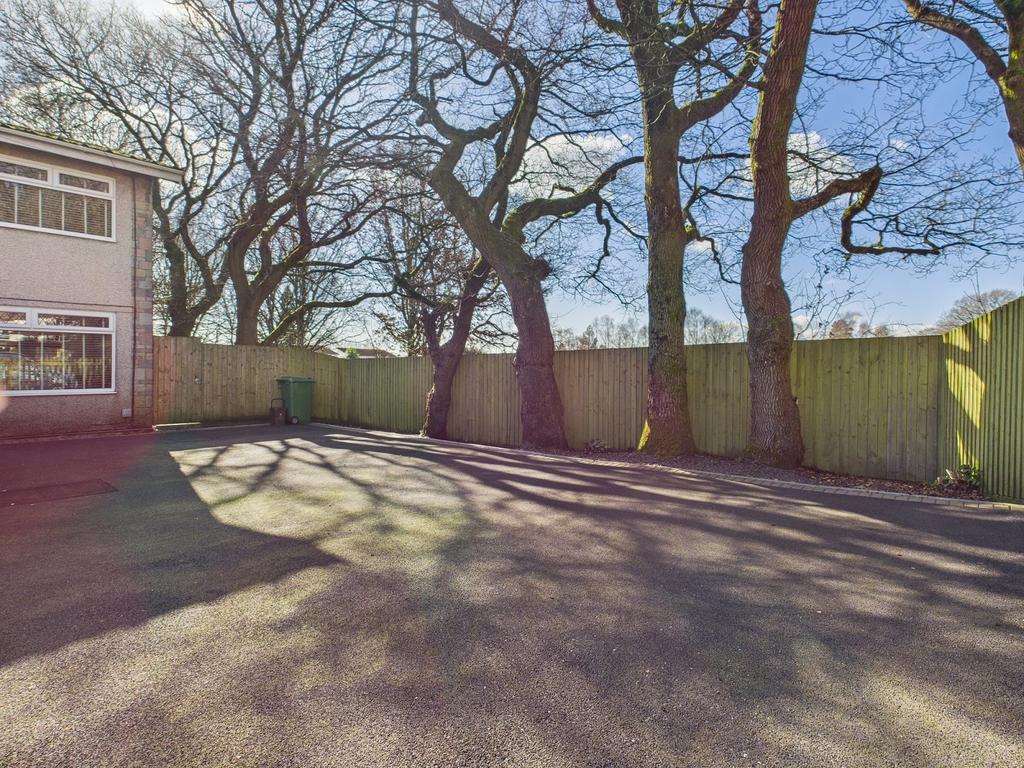 Driveway &amp; Front Entrance