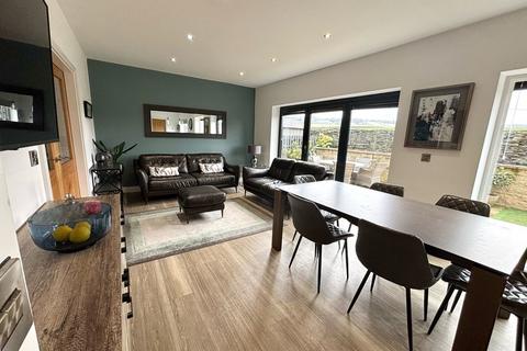 20 Broomfield, Clayton, Bradford, BD14 6PJ