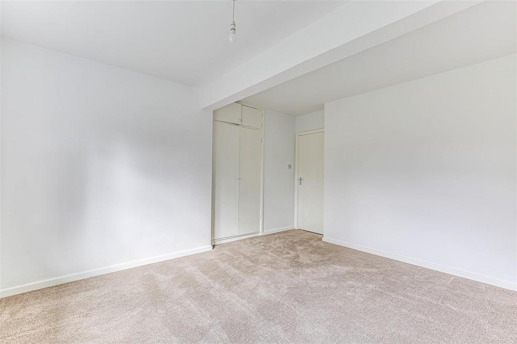16 bedroom.jpg