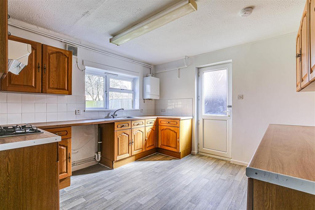 8 Kitchen.jpg