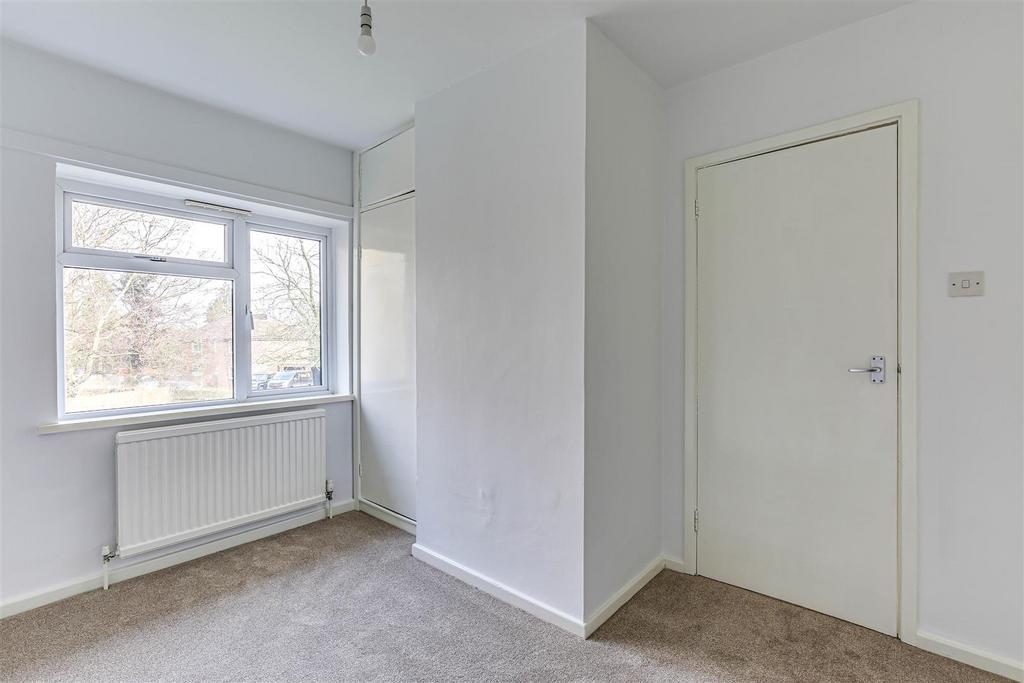15 Bedroom.jpg