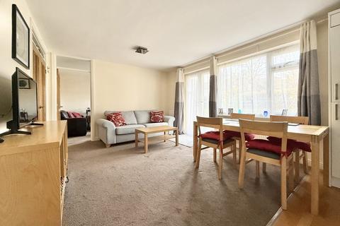 2 bedroom ground floor flat for sale, Avenue Road, South Norwood