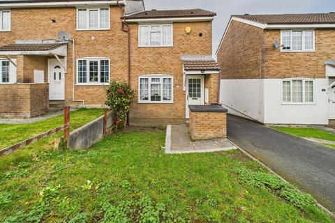 2 bedroom end of terrace house to rent, Distine Close, Plymouth PL3