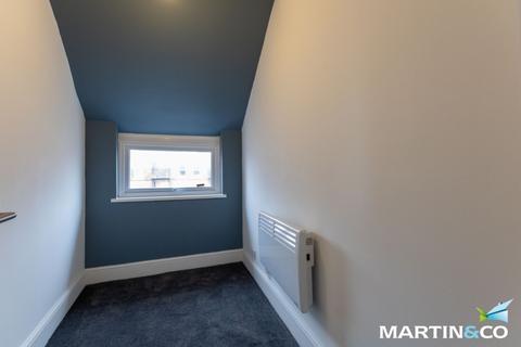 2 bedroom flat to rent, Stirling Road, Edgabston, B16