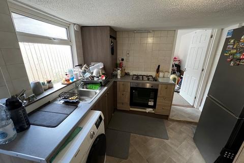 2 bedroom ground floor flat to rent, Swiss Road, Weston-super-Mare BS23