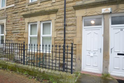 2 bedroom ground floor flat to rent, Tulip Street, Gateshead, NE10