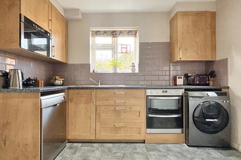 66 Rickman Hill, Coulsdon, CR5 3DP