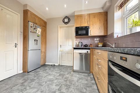 66 Rickman Hill, Coulsdon, CR5 3DP