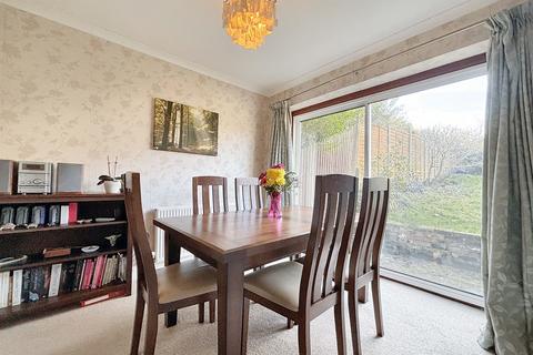 66 Rickman Hill, Coulsdon, CR5 3DP