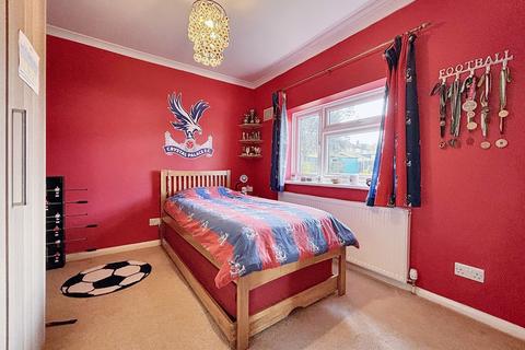 66 Rickman Hill, Coulsdon, CR5 3DP