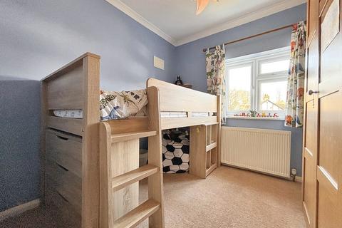 66 Rickman Hill, Coulsdon, CR5 3DP