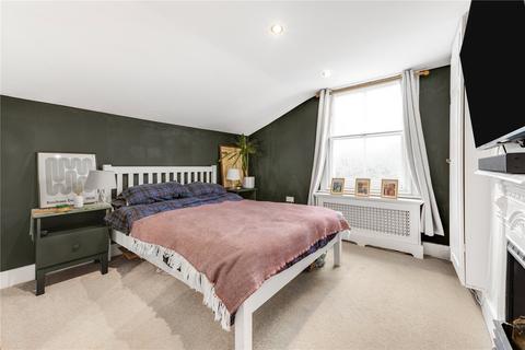 3 bedroom flat for sale, Munster Road, London, SW6