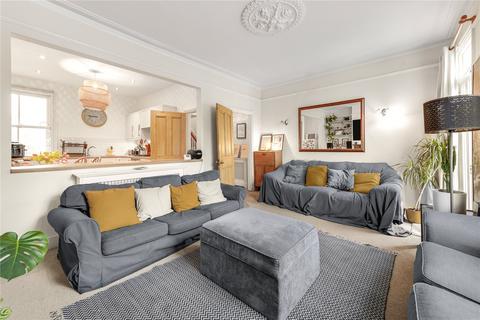 3 bedroom flat for sale, Munster Road, London, SW6