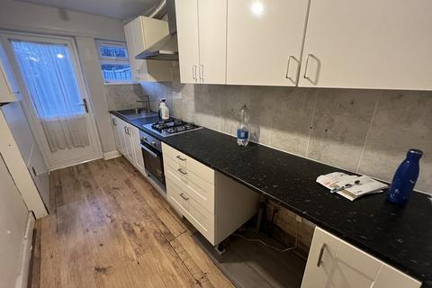 undefined, Windsor Avenue, Uxbridge