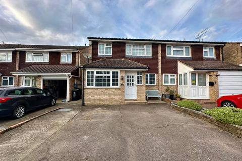 3 bedroom semi-detached house for sale, Valley Close, Waltham Abbey