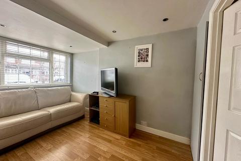 15 Valley Close, Waltham Abbey, EN9 2DU