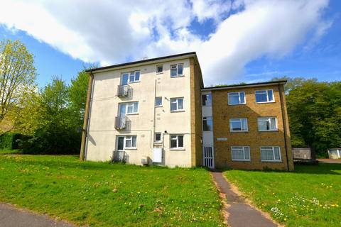 2 bedroom flat to rent, Grove Mead, Hatfield