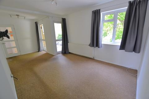 2 bedroom flat to rent, Grove Mead, Hatfield