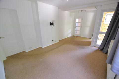 2 bedroom flat to rent, Grove Mead, Hatfield