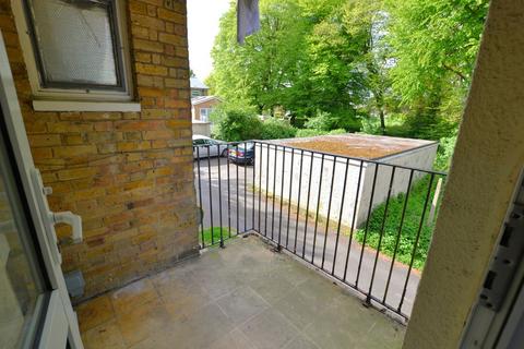 2 bedroom flat to rent, Grove Mead, Hatfield