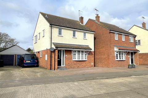 4 bedroom detached house for sale, Hunts Farm Close, Tollesbury