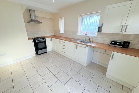 2 bedroom semi-detached house to rent, Dyfed Avenue, Townhill, Swansea