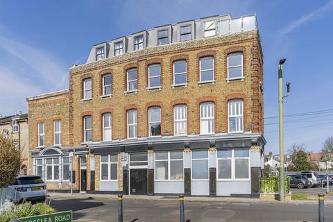 3 bedroom apartment for sale, Station Road, London, SE20