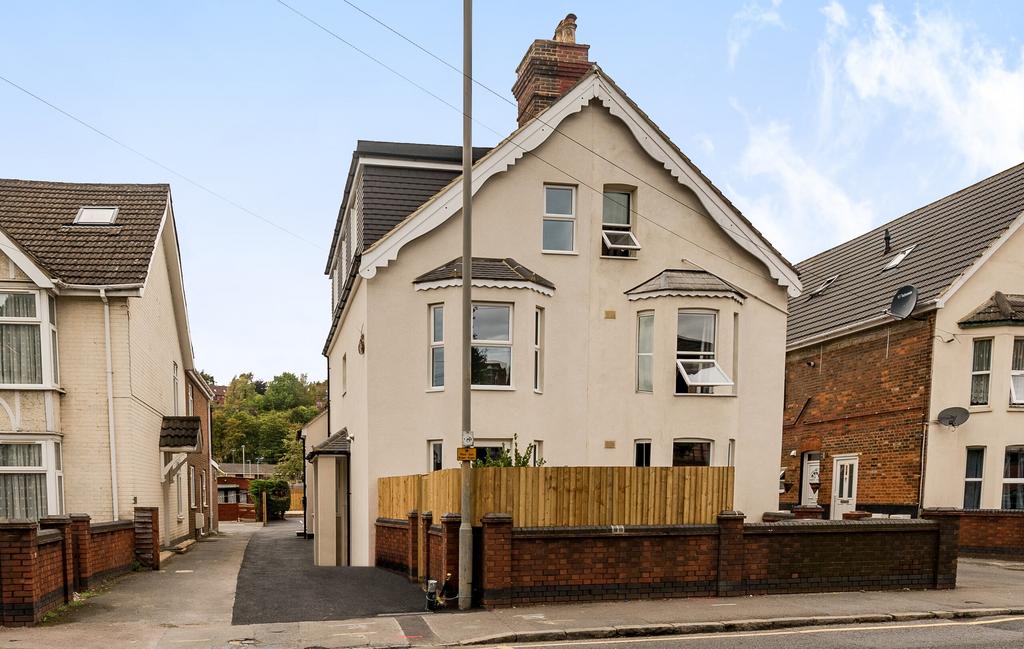17b Hughenden Road-44