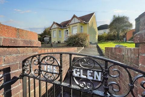 2 bedroom detached bungalow for sale, Carmarthen Road, Ferryside