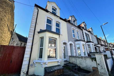 4 bedroom end of terrace house for sale, Grove Road, Rochester, ME2
