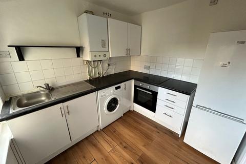 4 bedroom end of terrace house for sale, Grove Road, Rochester, ME2