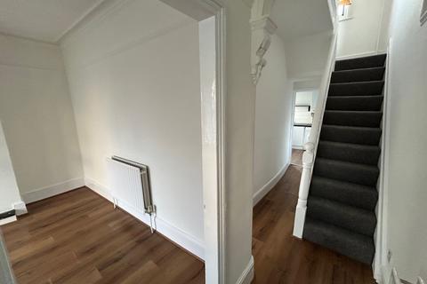 4 bedroom end of terrace house for sale, Grove Road, Rochester, ME2