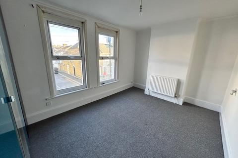 30 Grove Road, Rochester, ME2 4BX