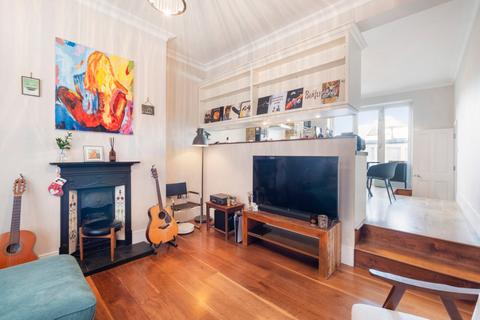 2 bedroom flat for sale, Holly Bush Vale, Hampstead Village, London