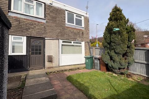 3 bedroom terraced house for sale, Woodbridge Lawn, Leeds