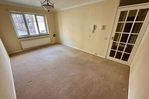 2 bedroom apartment for sale, Lyons Crescent, Tonbridge