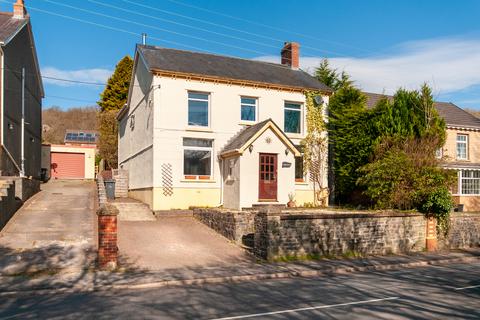 4 bedroom detached house for sale, Maes Gwyn, Heol Tawe, Abercrave, Swansea. SA9