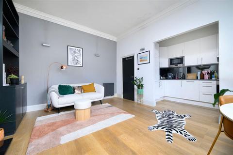 Flat 2, 220 Randolph Avenue, London, W9 1PF