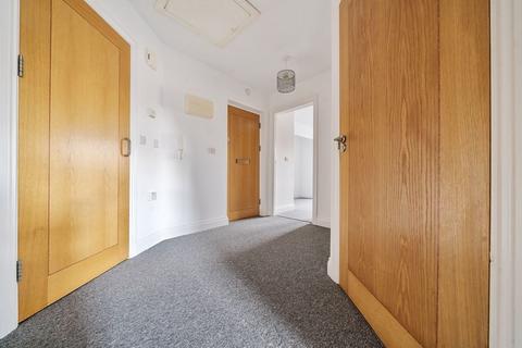 2 bedroom apartment to rent, Reris Grange Close, Godalming GU8