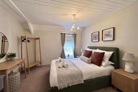 3 bedroom detached house for sale, Llanwenarth, Abergavenny