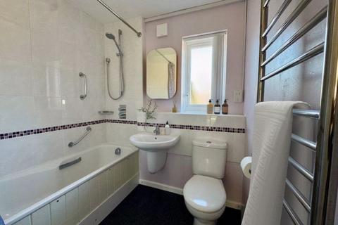 1 bedroom flat for sale, Hillside Road, Bromley