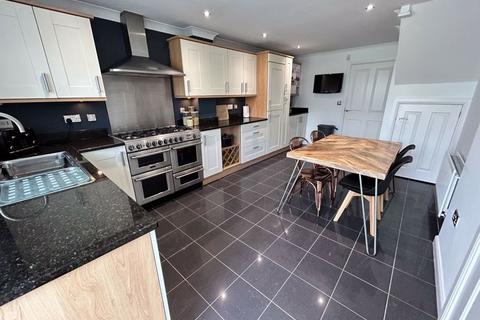 5 bedroom detached house for sale, Nether Hall Avenue, Great Barr, Birmingham, B43 7EU