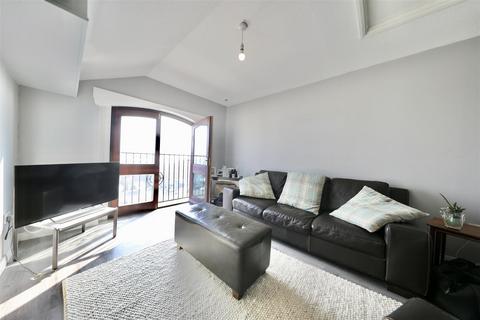 1 bedroom flat for sale, Kingston Street, Hull