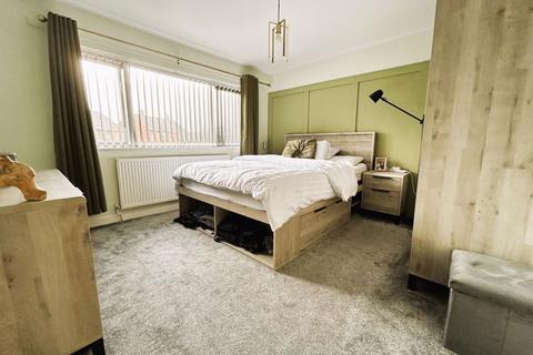 18 Dingle Road, Walsall, WS8 7ED
