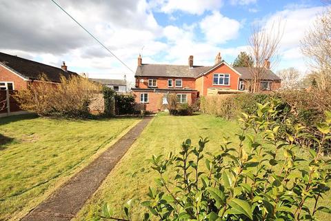 4 bedroom end of terrace house for sale, Moreton Street, Prees